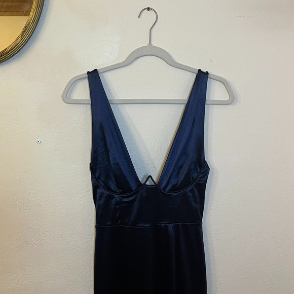 Windsor Floor Length Silk Gown w/ Underwire and Cutouts - Picture 2 of 6